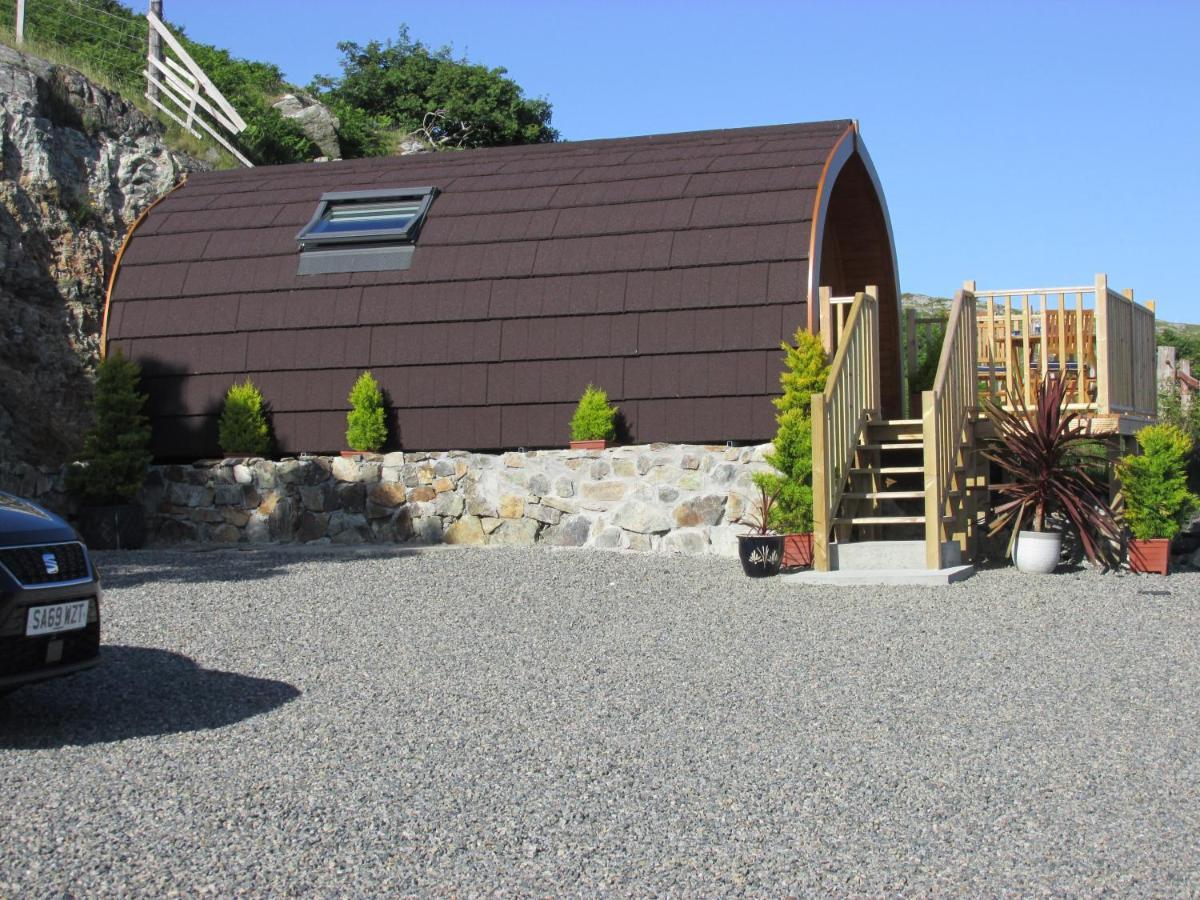 Loch Pods * Cromore